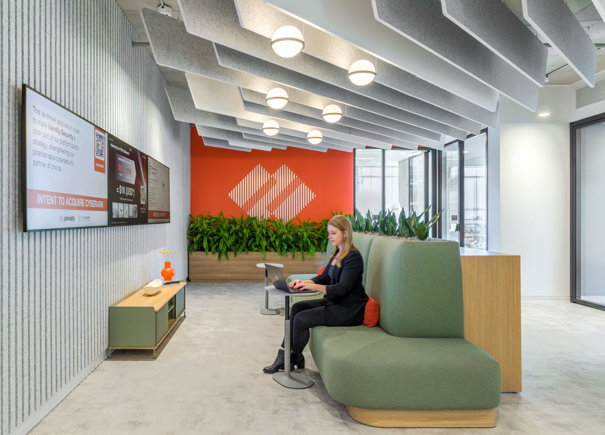 313 Plants Built Into the Millwork of Palo Alto Networks' Canadian HQ — view 5